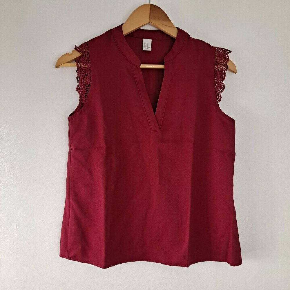 Raspberry Women's Sleeveless Blouse V-neck Lace Trim XS